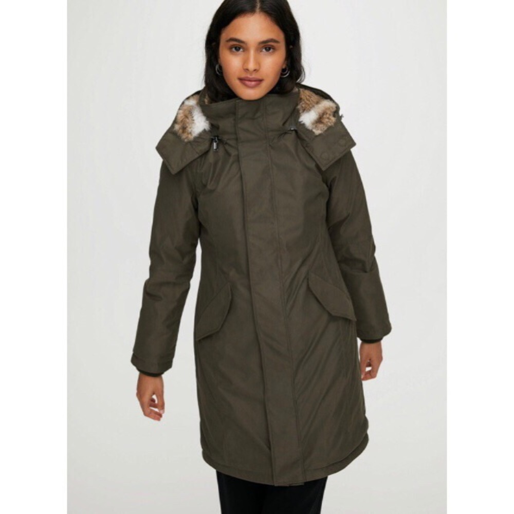 Aritzia Babaton Oskar olive down parka • medium